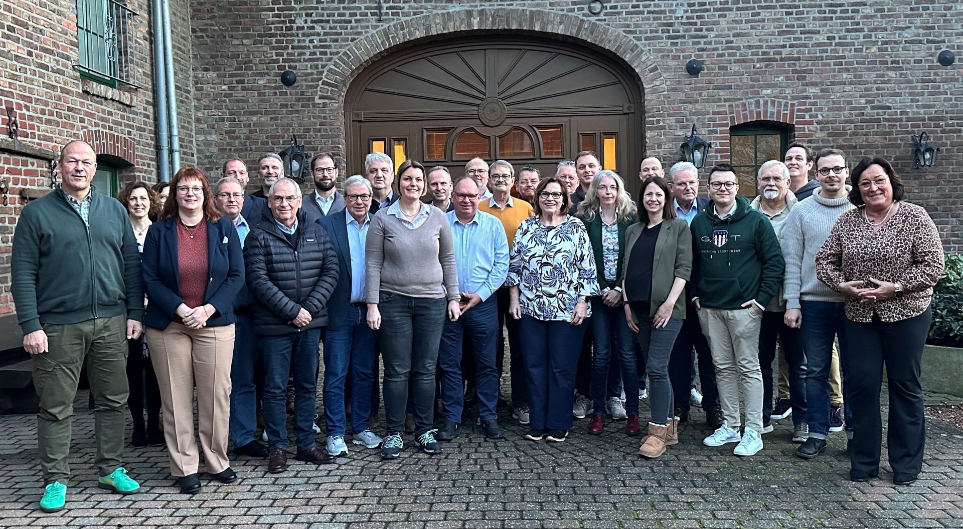 Die CDU-Kreistagsfraktion bei ihrer Klausurtagung im Landhaus G�ddertzhof in Erkelenz-Kleinbouslar. - �Foto: CDU Kreistagsfraktion Heinsberg