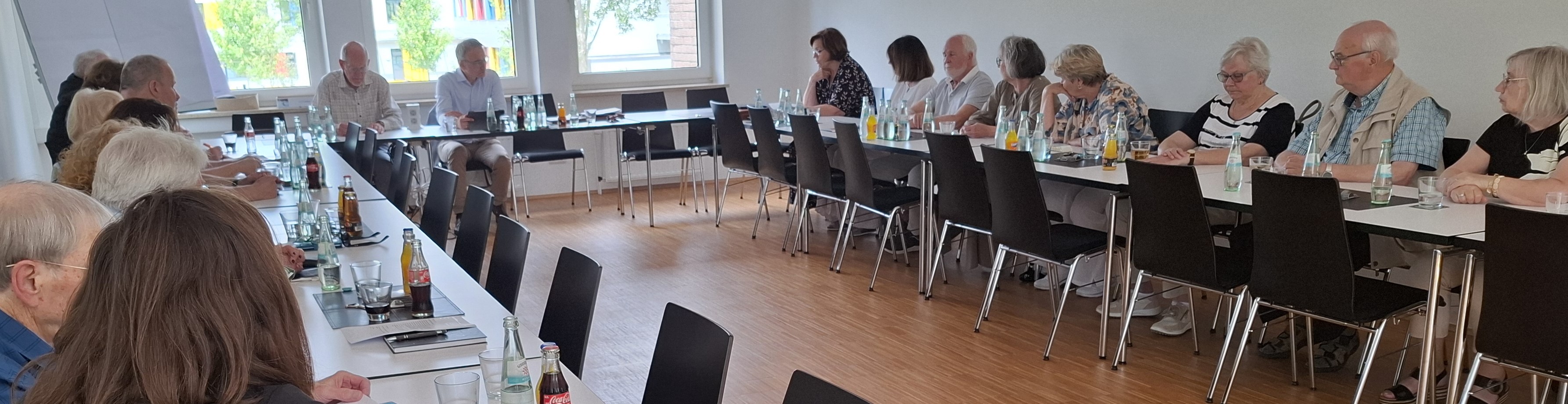 Die Kreisverb�nde von Senioren Union, EAK und CDA diskutierten mit Bundestagsabgeordnetem Wilfried Oellers �Foto: SEN KV Heinsberg